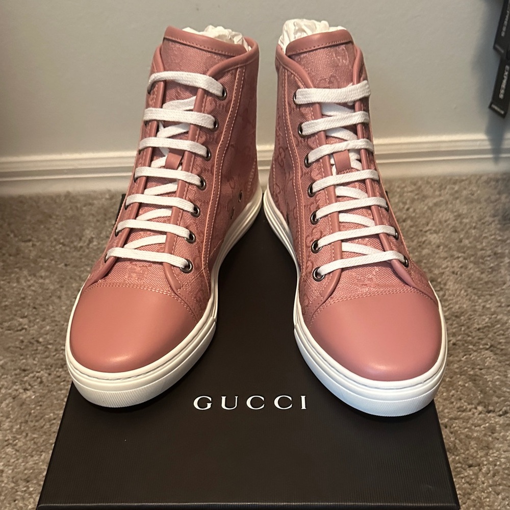 Gucci Women's Pink Lace-Up Sneakers AUTHENTIC